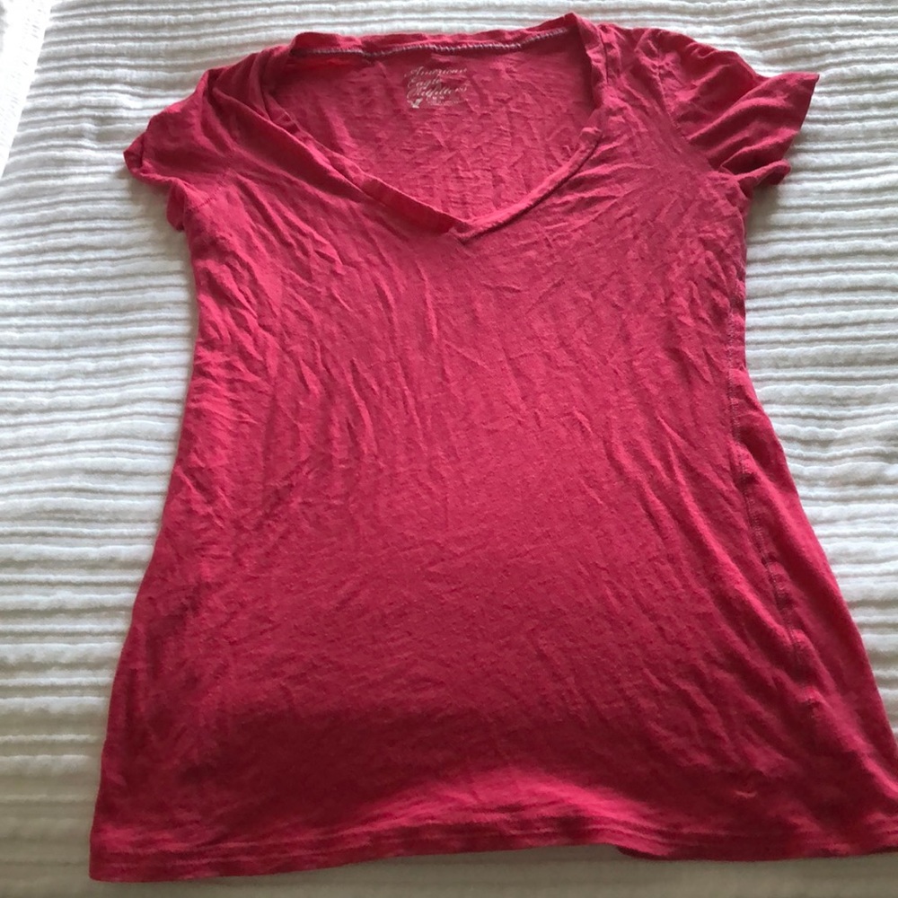 American Eagle v neck t shirt